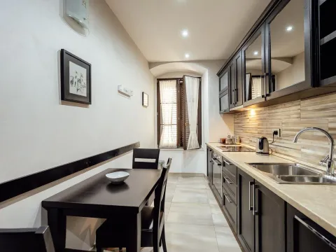 Sale, two bedroom apartment, 117m², Stari Grad Kotor, Kotor - image 15