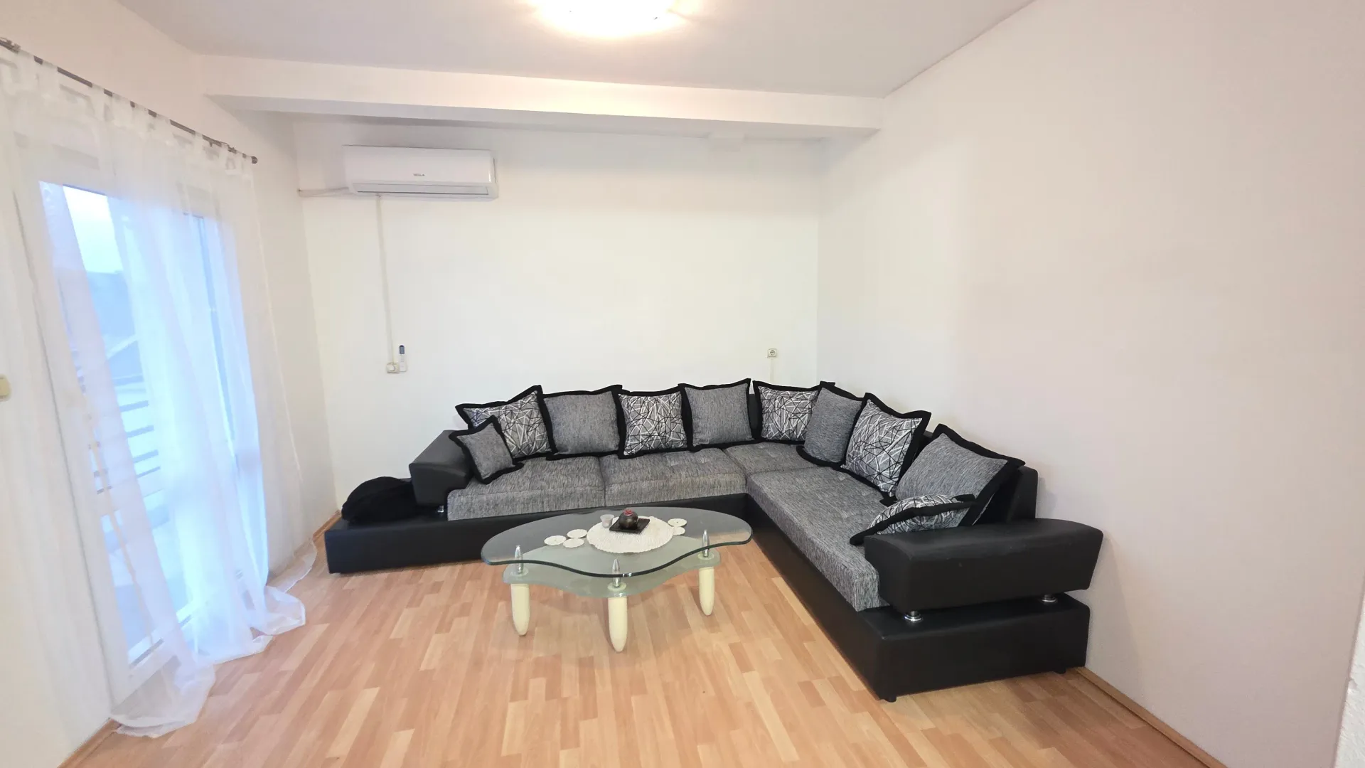 Izdavanje, trosoban stan, 75m², Zagorič, Podgorica