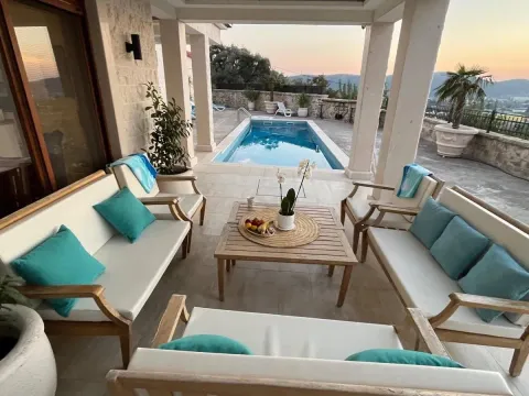 Prodaja, kuća, 360m², Centar, Bar - image 3