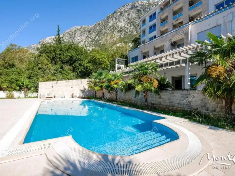 Sale, one bedroom apartment, 56m², Dobrota, Kotor - image 24