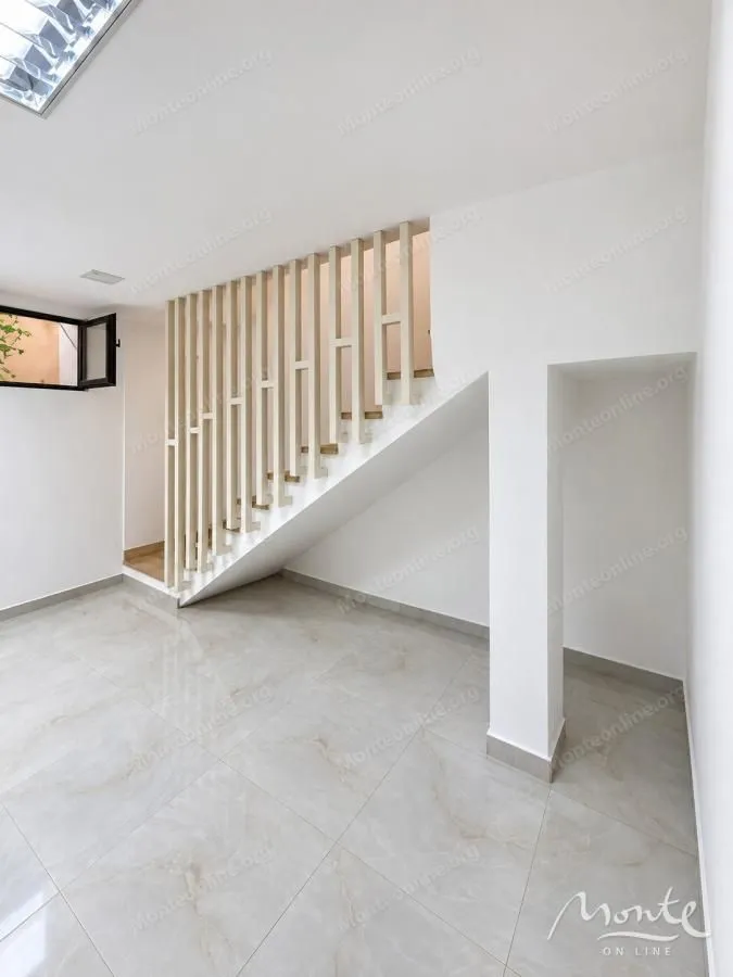 Sale, office space, 64m², Lepa Kata, Podgorica