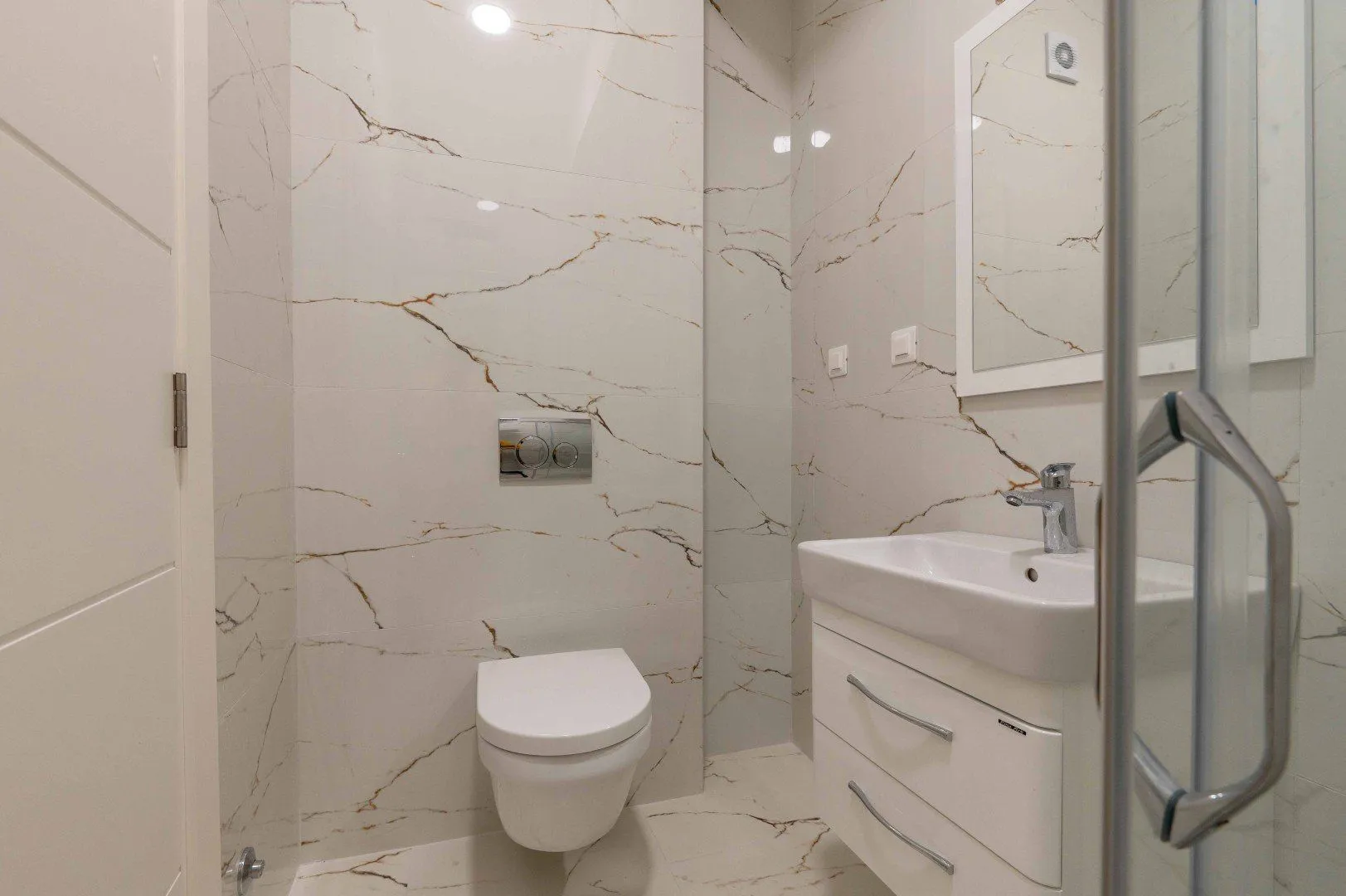 Sale, three bedroom apartment, 120m², Centar, Bar