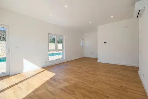 Prodaja, dvosoban stan, 63m², Sutomore, Bar - image 4