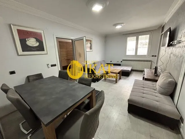 Rent, house, 22m², Zemun Centar, Zemun Sve Podlokacije