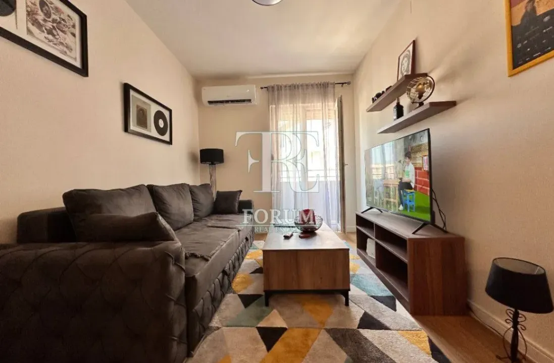 Izdavanje, jednosoban stan, 41m², Central Point, Podgorica
