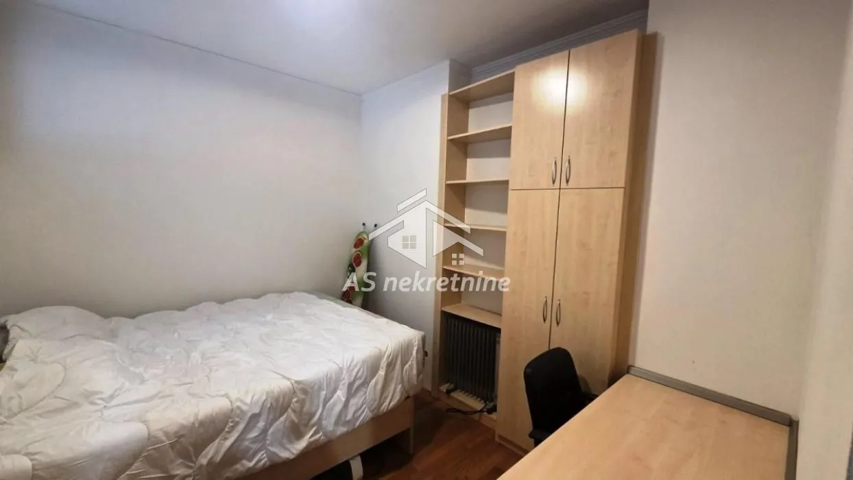Rent, three bedroom apartment, 65m², Stari Grad, Beograd