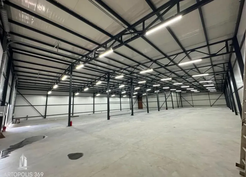 Izdavanje, poslovni prostor, 372m², Čukarica, Beograd