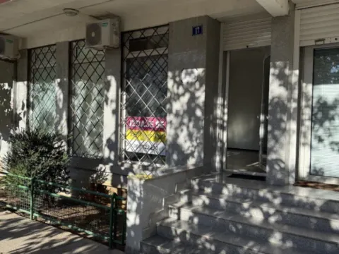 Izdavanje, poslovni prostor, 31m², Blok 9, Podgorica - image 11