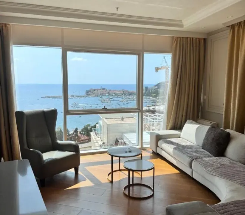 Rent, apartment, 135m², Tree cane, Budva