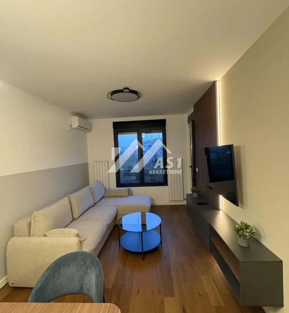 Izdavanje, jednosoban stan, 43m², Grbavica, Novi Sad Sve Podlokacije