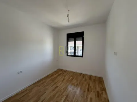 Rent, one bedroom apartment, 45m², Tološi, Podgorica - image 2