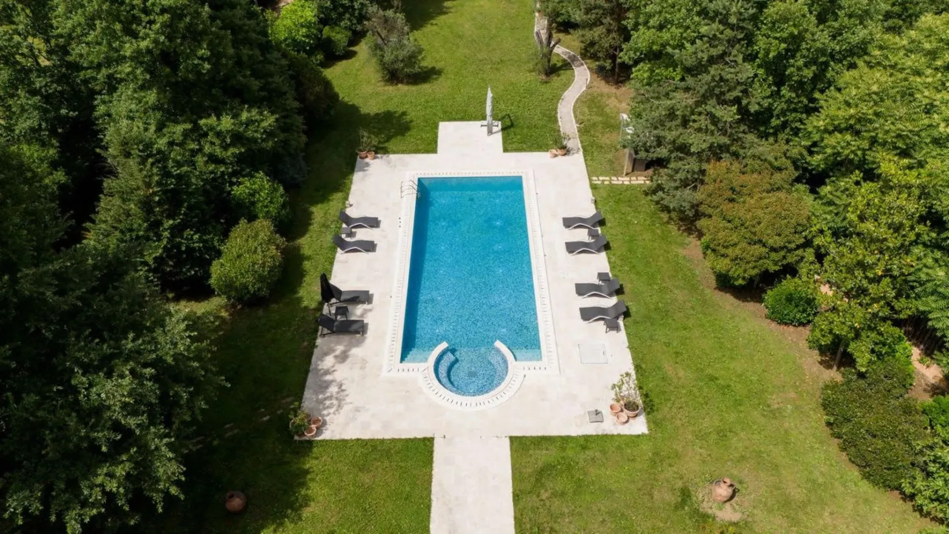 Prodaja, kuća, 400m², Podgorica, Crna Gora