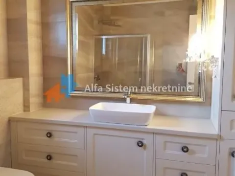 Izdavanje, stan, 215m², Senjak, Beograd - image 29