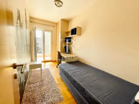 Rent, three bedroom apartment, 100m², Blok 6, Podgorica - image 4