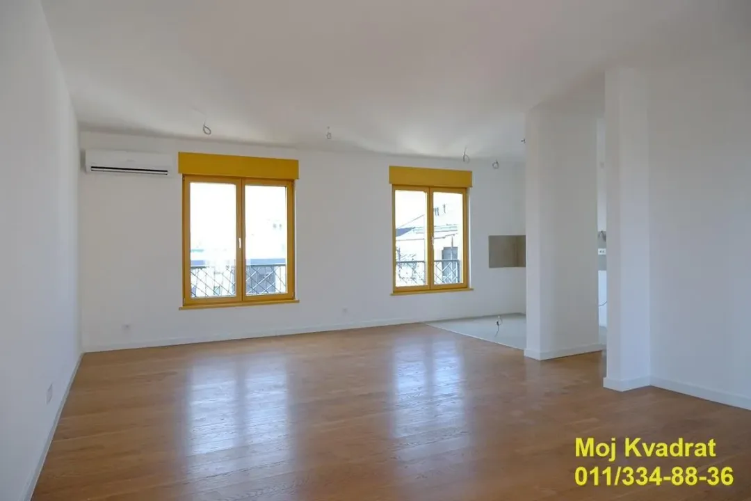 Prodaja, četvorosoban stan, 110m², Čubura, Beograd