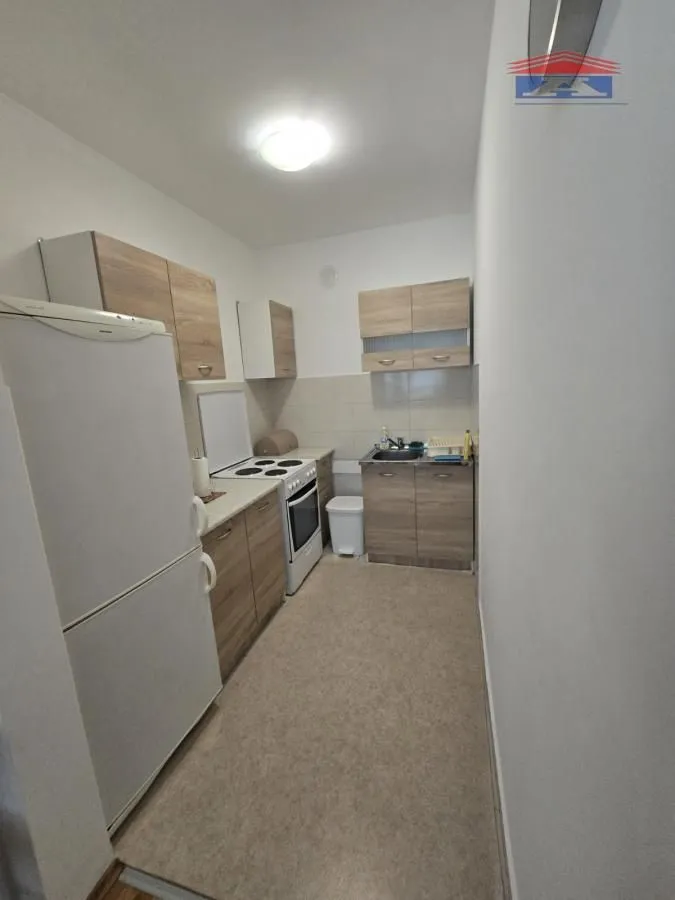 Izdavanje, dvosoban stan, 46m², Grbavica, Novi Sad Sve Podlokacije