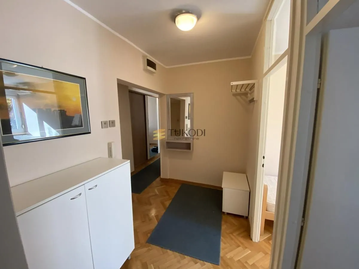 Izdavanje, trosoban stan, 78m², Novi Beograd Sve Podlokacije, Beograd