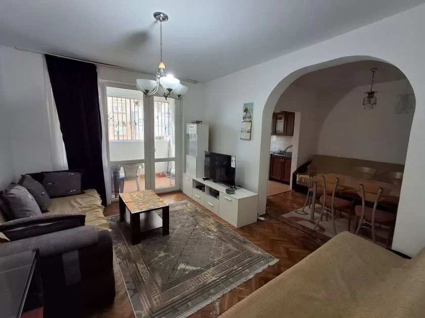 Izdavanje, jednosoban stan, 56m², Centar, Bar