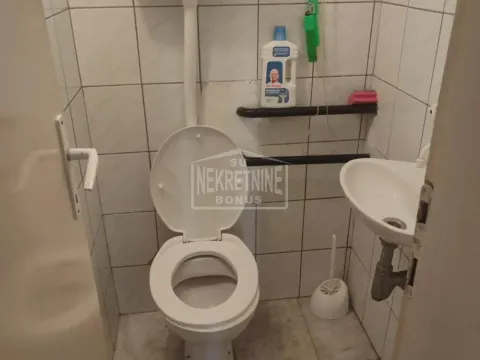 Izdavanje, poslovni prostor, 27m², Centar, Subotica - image 5