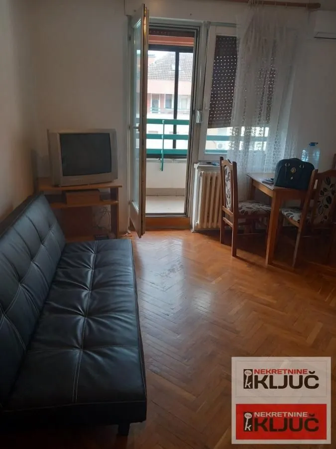 Sale, three bedroom apartment, 45m², Bulevar Oslobodjenja, Novi Sad Sve Podlokacije