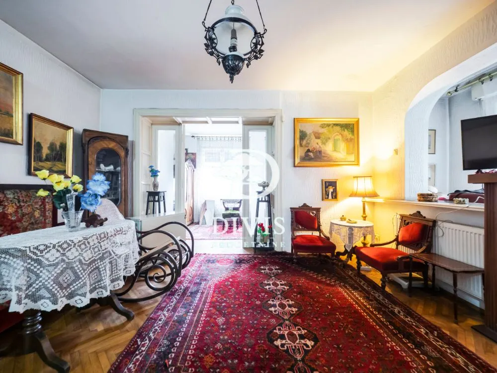 Prodaja, trosoban stan, 80m², Skadarlija, Beograd