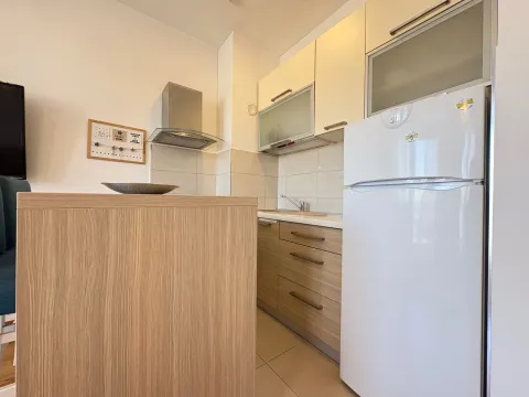 Izdavanje, garsonjera, 30m², City Kvart, Podgorica - image 2