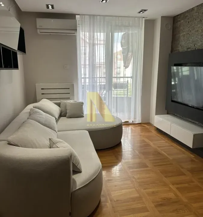 Izdavanje, trosoban stan, 56m², Grbavica, Novi Sad Sve Podlokacije