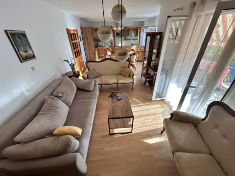 Rent, apartment, 100m², Tivat, Crna Gora - image 1