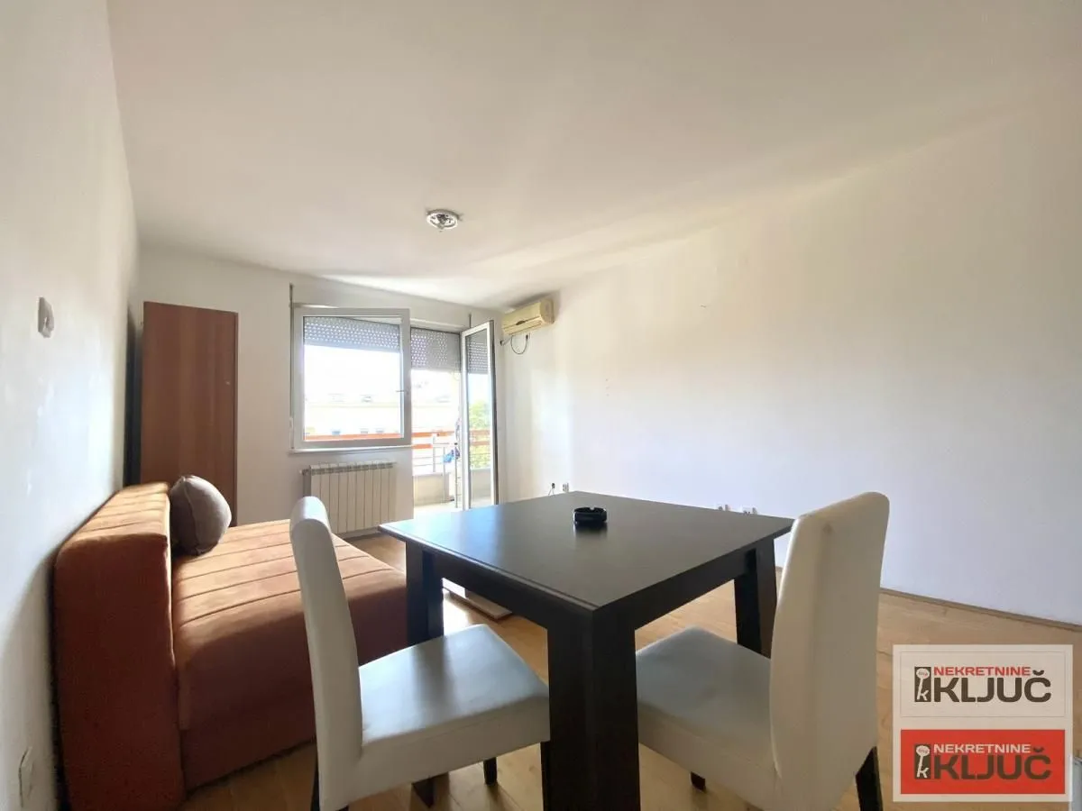 Izdavanje, garsonjera, 34m², Rotkvarija, Novi Sad Sve Podlokacije