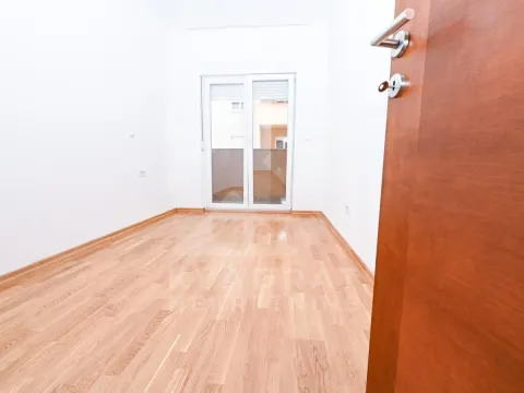 Rent, two bedroom apartment, 67m², Tuški Put, Podgorica - image 11