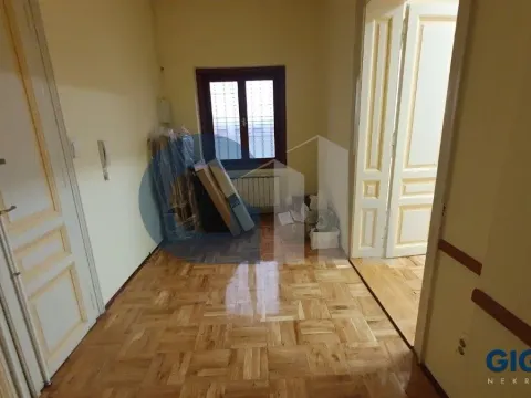 Izdavanje, poslovni prostor, 85m², Gundulićev Venac, Beograd - image 4