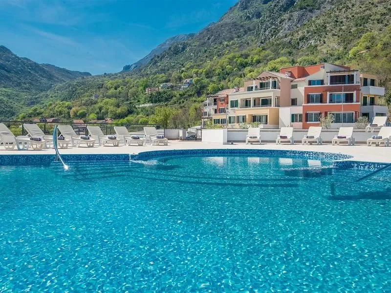 Sale, apartment, 56m², Kotor, Crna Gora