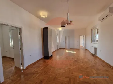 Izdavanje, trosoban stan, 93m², Lipov Lad, Zvezdara Sve Podlokacije - image 2