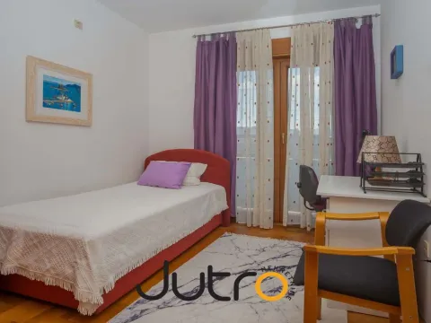 Izdavanje, trosoban stan, 90m², Podgorica, Crna Gora - image 5