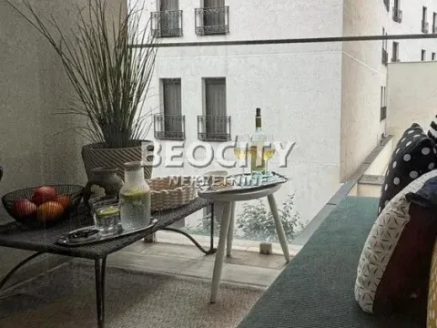 Rent, two bedroom apartment, 50m², Gundulićev Venac, Beograd - image 14