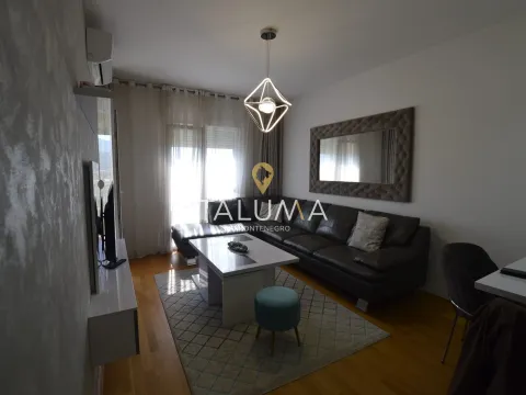 Izdavanje, dvosoban stan, 65m², Stari Aerodrom, Podgorica - image 2