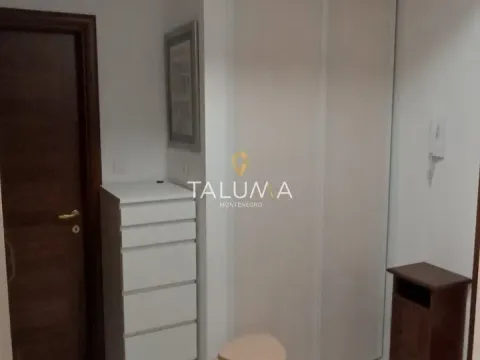 Prodaja, dvosoban stan, 74m², City Kvart, Podgorica - image 11