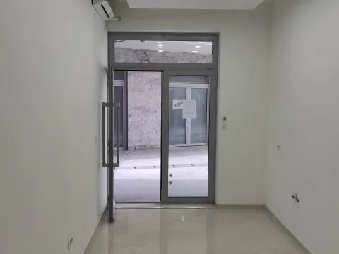 Rent, office space, 18m², Centar, Nikšić - image 7