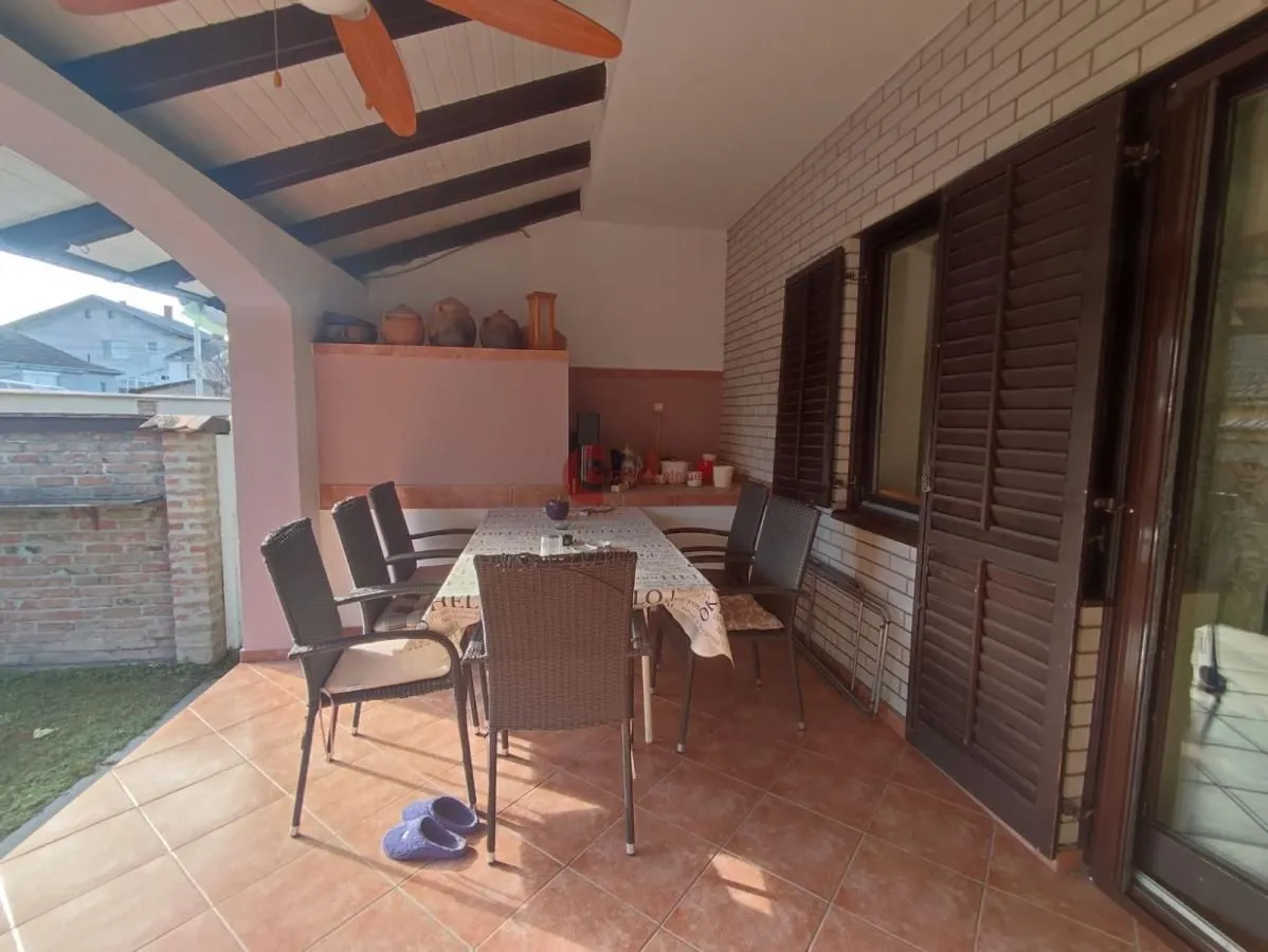 Prodaja, kuća, 268m², Kertvaroš, Subotica