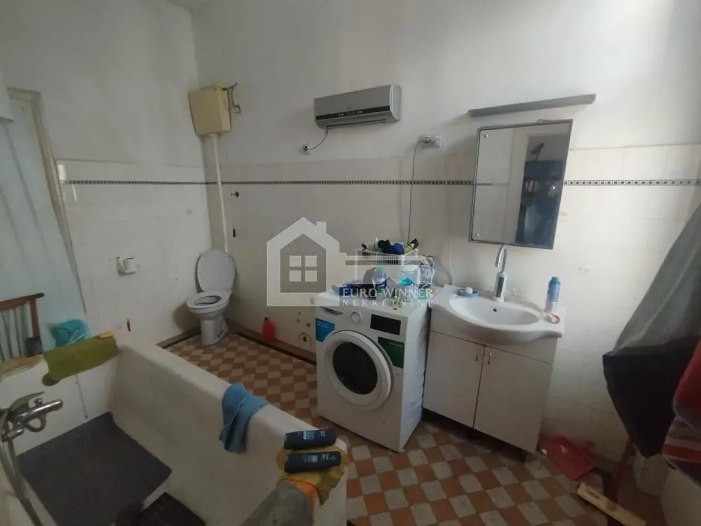 Sale, four bedroom apartment, 92m², Stari Grad, Beograd