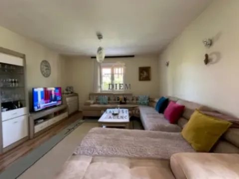 Izdavanje, trosoban stan, 90m², Donja Gorica, Podgorica - image 2