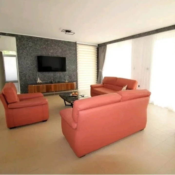 Rent, three bedroom apartment, 140m², Zelenika, Herceg Novi