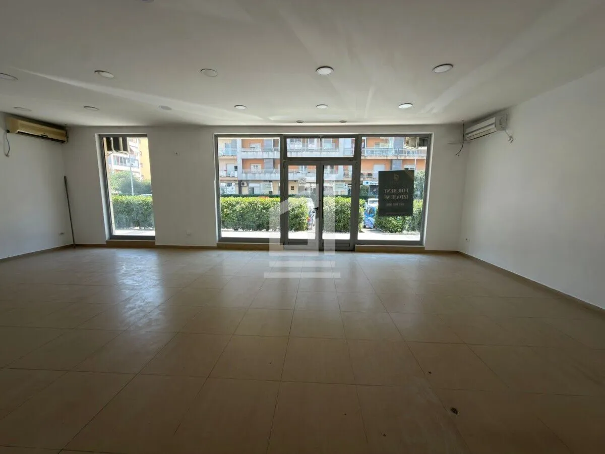 Rent, office space, 145m², City Kvart, Podgorica