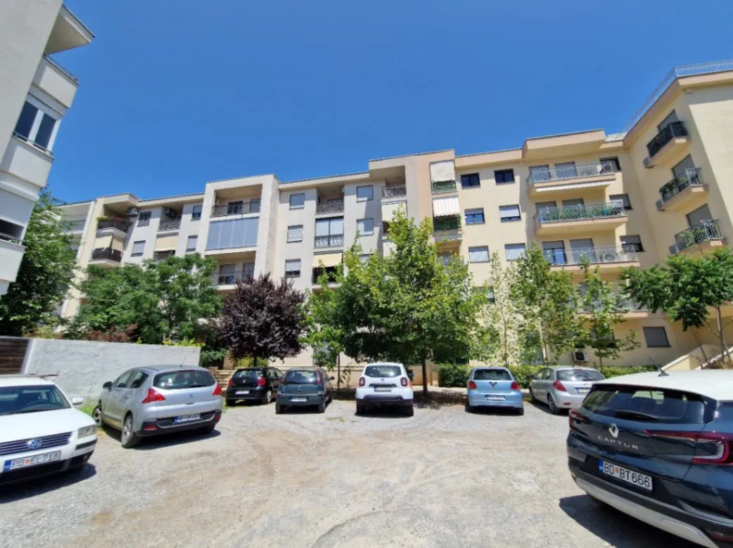 Izdavanje, jednosoban stan, 54m², Stara Varoš, Podgorica