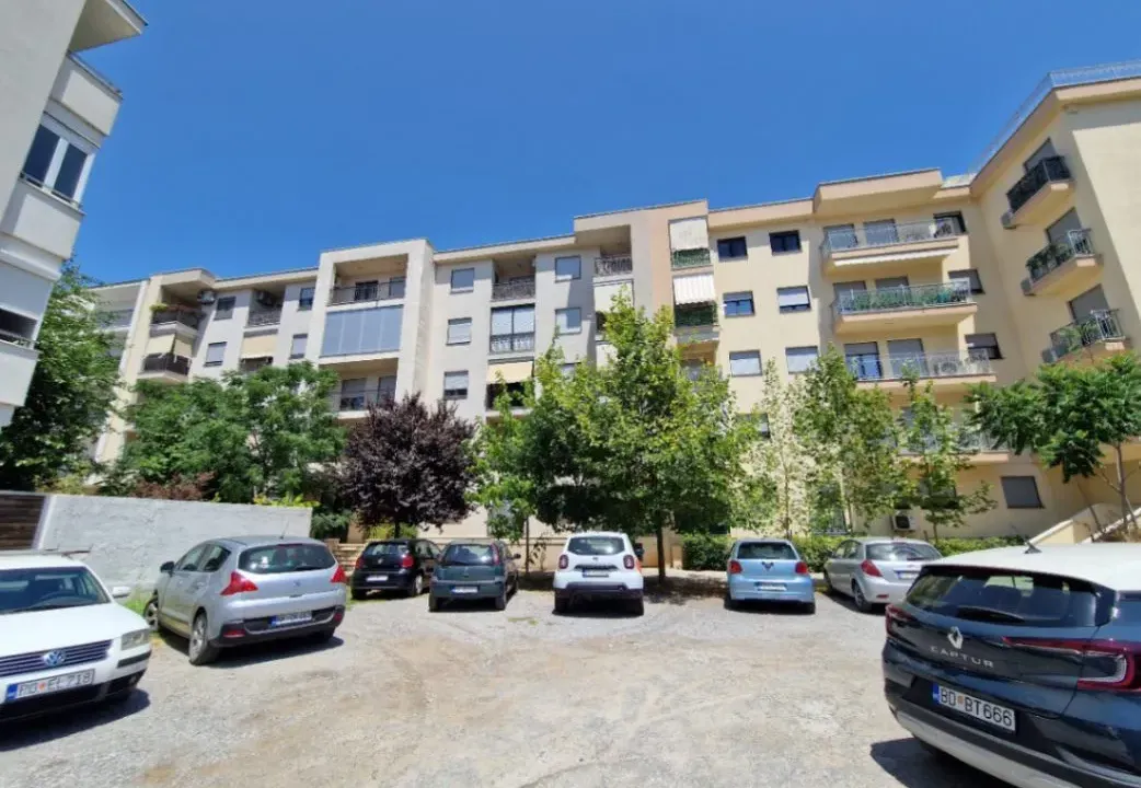 Izdavanje, jednosoban stan, 54m², Stara Varoš, Podgorica