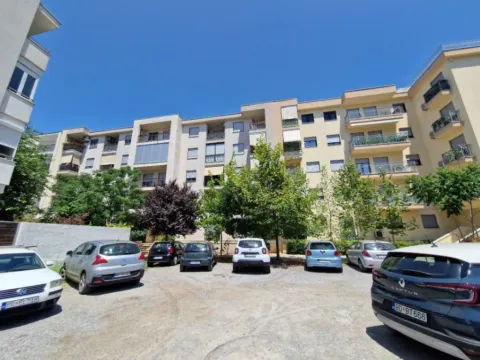 Izdavanje, jednosoban stan, 54m2, Stara Varoš, Podgorica Izdavanje, jednosoban stan, 54m2, Stara Varoš, Podgorica