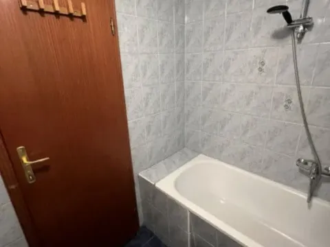 Izdavanje, jednosoban stan, 55m², Centar, Bar - image 10