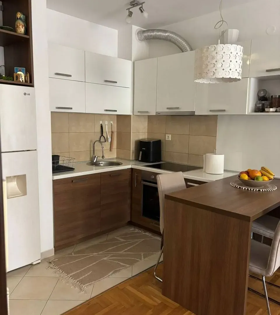 Prodaja, jednosoban stan, 40m², Lazi, Budva