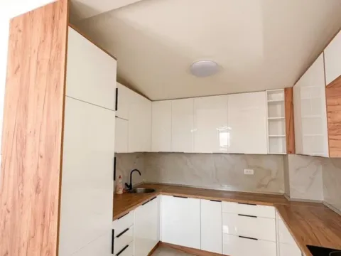 Izdavanje, dvosoban stan, 125m², Momišići, Podgorica - image 2