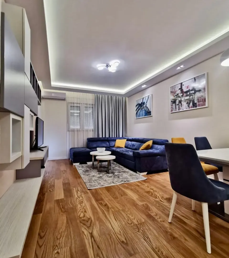 Izdavanje, jednosoban stan, 50m², Central Point, Podgorica